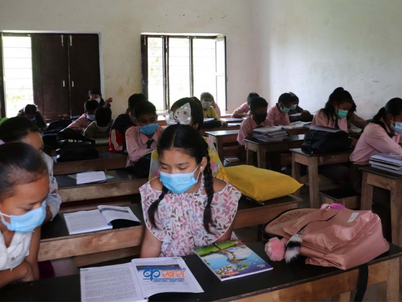 रुकुम पूर्वमा बिद्यालय खुले, भौतिक उपस्थितिमै पठन पठान  